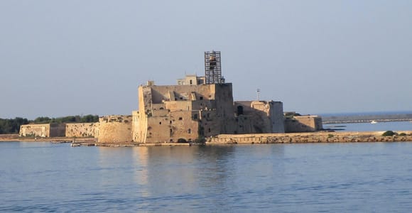Brindisi: Castello Alfonsino Transfer + Ticket + Brindisi Audio Guide