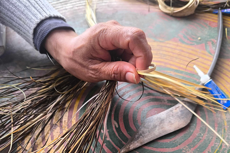 Phnom Penh: laboratorio di braccialetti e anelli in legno del monte KirirumPhnom Penh: Laboratorio di braccialetti e anelli in legno del monte Kirirum