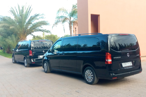 خدمة نقل خاصة من وإلى المطار: مطار مراكش ⇆ فنادق/رياضخدمة النقل من المطار وإلي المطار في مراكش ⇆ ال