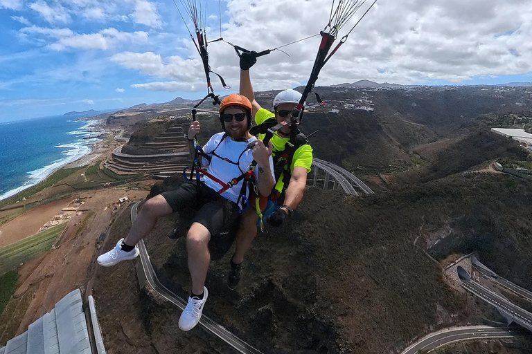Gran Canaria: Paragliding Flight with Tapas & Pickup