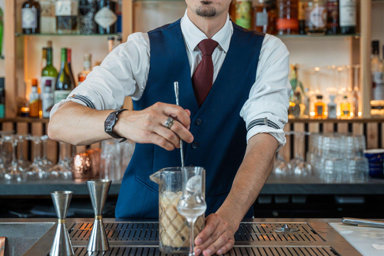 Cocktail classes with a professional (hands-on workshop) Cocktail class with a professional (hands-on workshop)