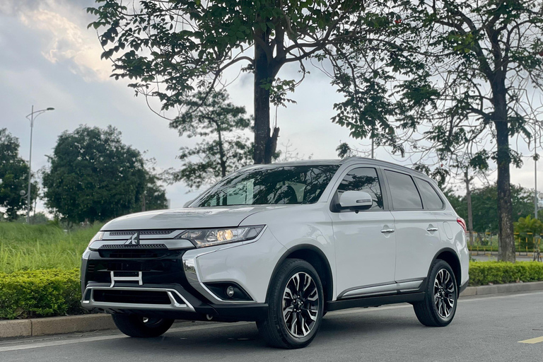 Da Nang : Affrètement d'une voiture privée pour le billet électronique pour les visites de Hue12 heures - 7 places (MPV/SUV standard)