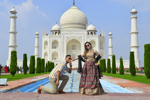 Från Delhi: Taj Mahal i soluppgången och elefantskyddsturTur endast med förare och guide