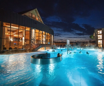 From Krakow: Chocholowskie Thermal Baths with Entry Ticket