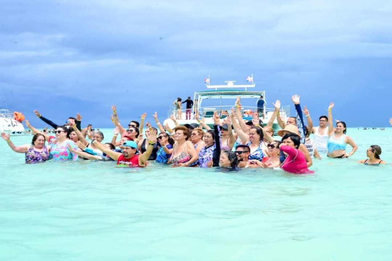 Punta Cana: Saona Island Tour with Lunch and Drinks
