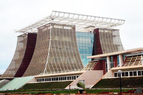 Accra Walking Tour: Jubilee House, Art, Murals & Afrikiko