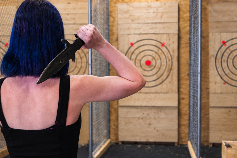 Tallinn: Axe and Knife Throwing Experience with Instructor