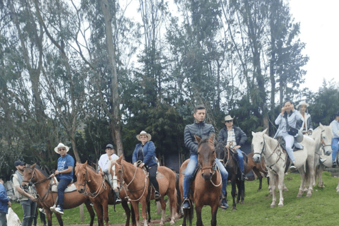 Bogotá: Guided Horseback Riding Tour with Snack
