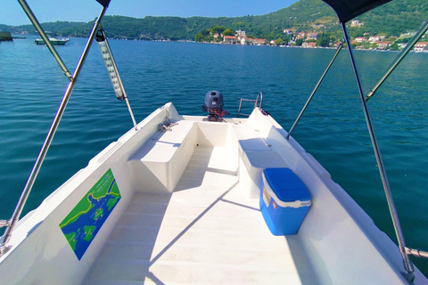 Dubrovnik: Rent a fun and easy to use boat without license 8 hours - Without pickup