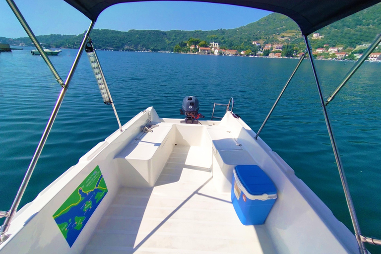 Dubrovnik: Rent a fun and easy to use boat without license 8 hours - Without pickup