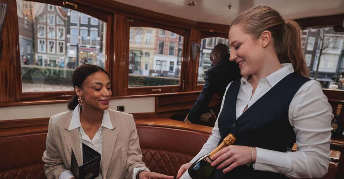 Afbeelding 13 van Amsterdam: luxe grachtenrondvaart van 2 uur met hapjes en drankjes