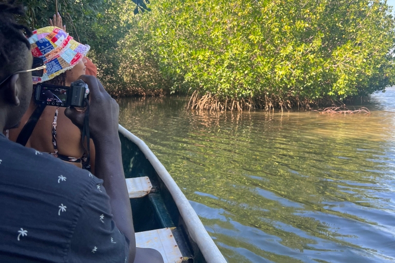 Ecoturismo y pesca en el manglar natural de Cartagena