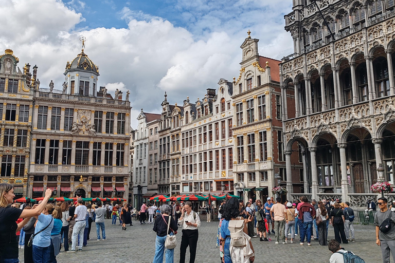 Brussels Gems & Tales with Private Local Guide Brussels Gems - Private City Tour with Local Guide (1 snack)