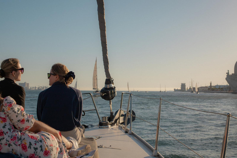 Lisbon 2 Hours Sailing Day Tour and Cruise With Drinks Lisbon: 2H Sailing Day and Cruise Tour