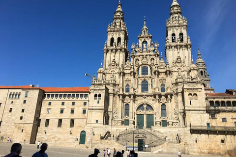 From Lisbon: Santiago de Compostela Day Trip with Fatima