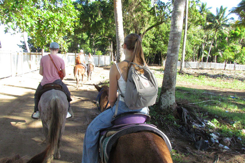 Puerto Plata: Horseback Tour of the Beach and Local Community