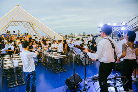 Pattaya: Oosterse Carnaval Dinner Cruise Cabaret Show BuffetOriental Princess Haïtiaanse Rendez-Vous VIP zitplaatsen