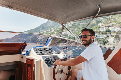 Desde Sorrento: viaje de día completo a Amalfi y Positano en barcoAmalfi y Positano: tour en barco de 1 día desde Sorrento