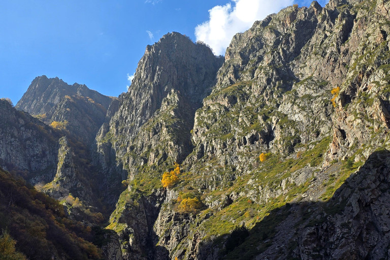 From Tbilisi: Kazbegi & Dariali Gorge Private 4x4 Day Trip