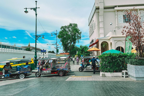 بانكوك: جولة المشي في القصر الكبير ووات فو ووات آرونخاص مع نقطة لقاء