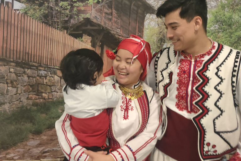 Foto's met traditionele kostuums in Sofia