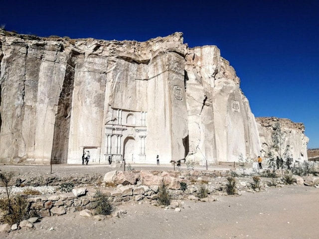 Arequipa: Sillar Route and the Petroglyphs of Culebrillas