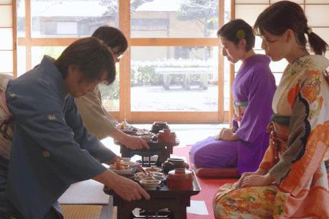Wakayama: doświadczenie kulinarne i zwiedzanie zamkuWakayama: kolacja z samurajem i zwiedzanie zamku