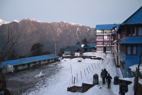 De Katmandu: Trekking de 13 dias na colina Poon e no acampamento base do AnnapurnaDe Katmandu: 13 dias de caminhada na Colina Poon e no acampamento base do Annapurna