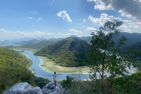 Wspaniała wycieczka po Czarnogórze Kotor i Stare Miasta BudvyPodgorica: Wycieczka po Starym Mieście w Kotorze i Budvie