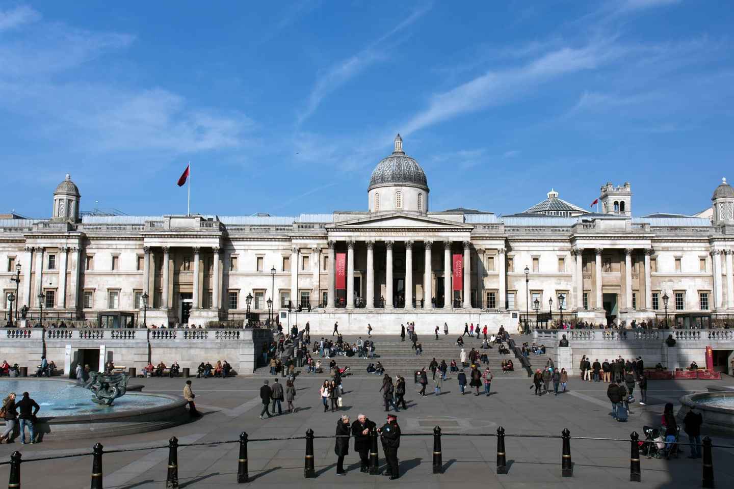 London: Murder Mystery Hunt by Trafalgar Square - London: Murder Mystery Hunt by Trafalgar Square