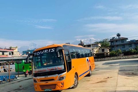 Luxe Tourist Bus Ticket naar Pokhara: Premium VIP BusLuxe toeristische bus Kathmandu-Pokhara: Premium VIP vervoer