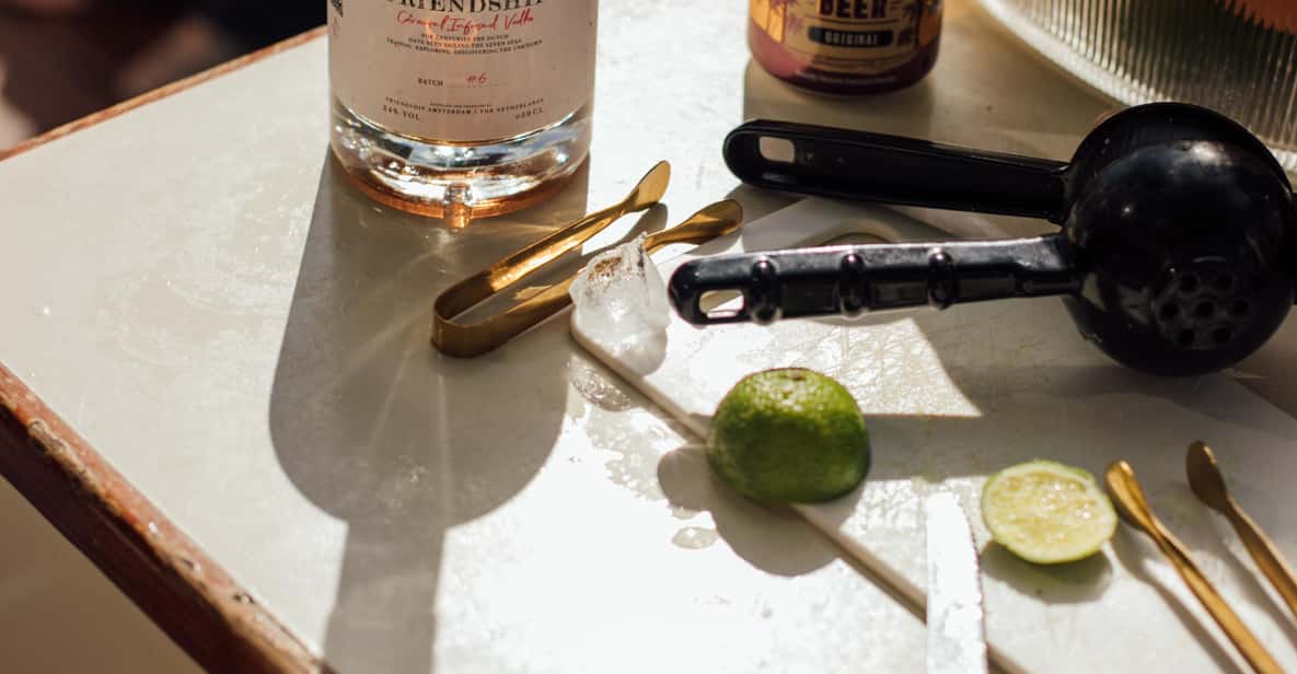Afbeelding 23 van Amsterdam: Luxe rondvaart – optioneel uit te breiden met onbeperkte cocktails en snacks