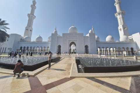 Budget-Friendly Guided Abu Dhabi Cultural Full Day Tour