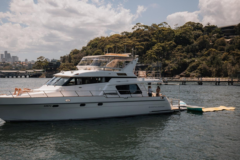 Sydney: crociera mattutina di 2 ore su uno yacht di lusso con bevande incluseSydney: crociera di lusso di 2 ore al mattino con bevande incluse