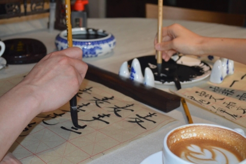 Zajęcia z kaligrafii na Wangfujing w Pekinie w pobliżu Zakazanego Miasta2-godzinna lekcja kaligrafii