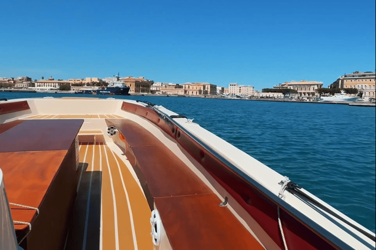 Syracuse: Ortigia Island and Sea Caves Boat Tour