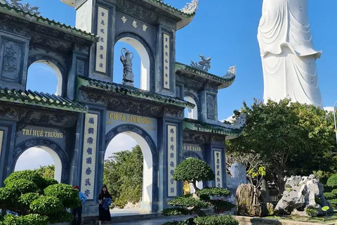 Da Nang: Buda de la Dama, Montañas de Mármol y Excursión a la Cueva de Am Phu