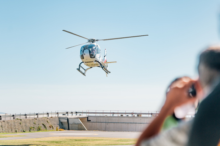 Cape Town: Sightseeing Helicopter Ride from V&A Waterfront 12-min Shared Scenic Flight