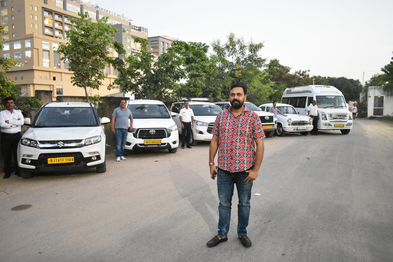 Dagtour door JaipurHuur Tempo Reiziger Met Chauffeur Voor Rajasthan Tour