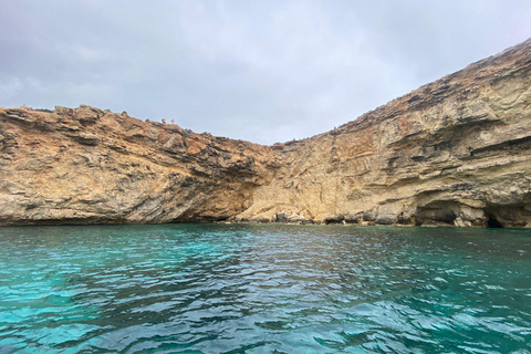 Desde Mellieha Excursión en lancha rápida por las Cuevas de Comino y la Laguna Azul