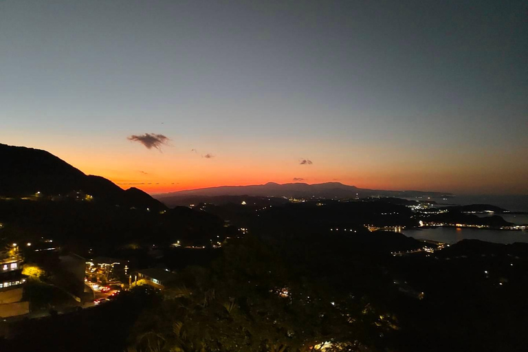 From Taipei: Jiufen and Shifen Day Trip with Guide Bus tour