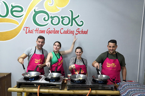 Nós cozinhamos escola de culinária tailandesa em casa e jardimCurso Matutino