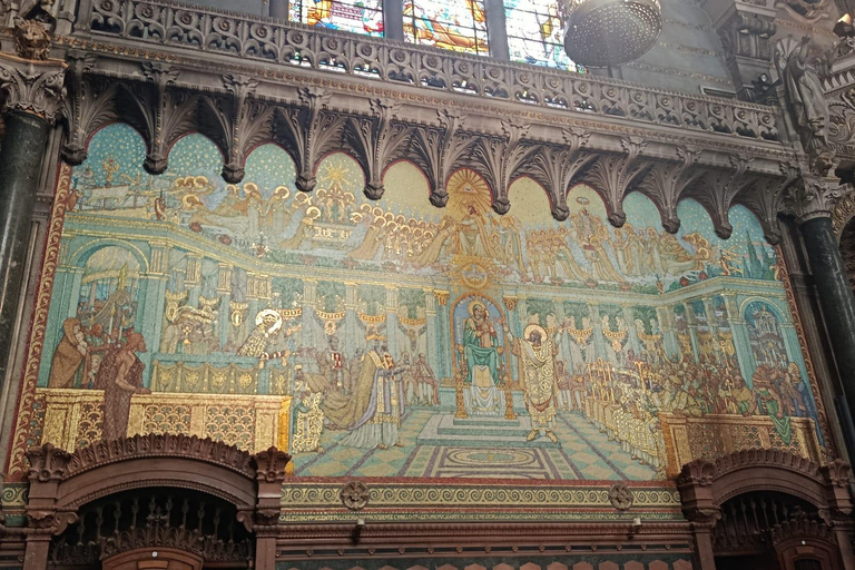 Lyon: Guided Tour of Fourvière Basilica and the Roman Theaters Fourvière: Guided Tour of the Basilica and Roman Theaters