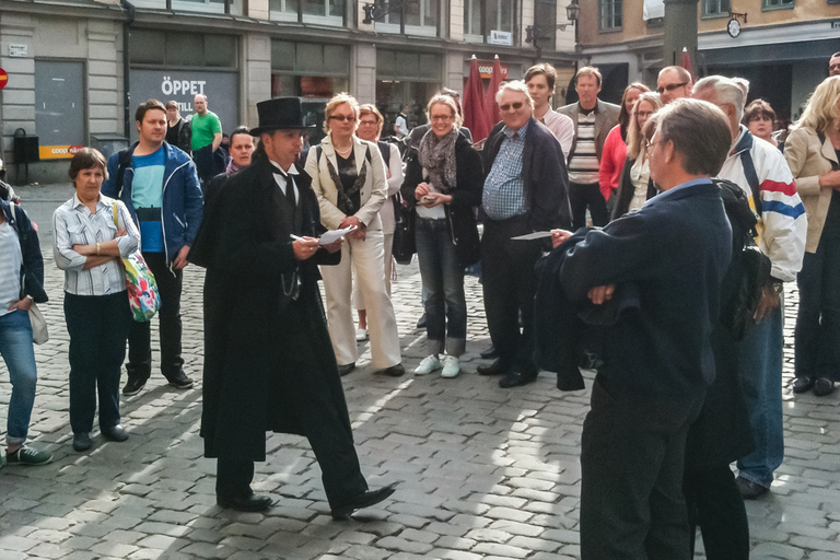 Estocolmo: tour histórico y ruta de fantasmas de 1,5 horasTour en inglés en Gamla Stan