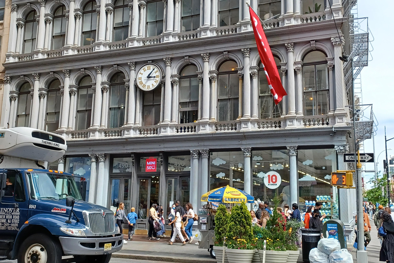 New York City: Walking Tour of SoHo and NoHo. New York City: Walking Tour of SoHo