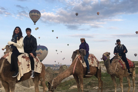 Dalla Cappadocia: Giro in cammello all&#039;alba o al tramonto: escursione di un giorno