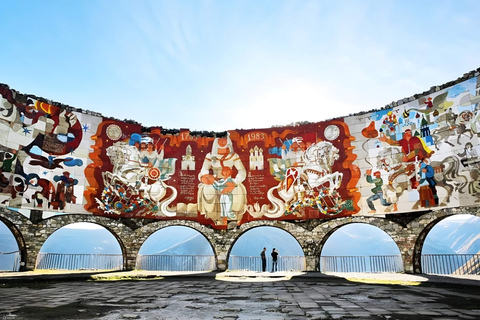 Von Tiflis nach Kazbegil Gudauri Ananuri Group Guided Tour