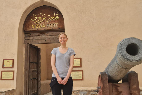 From Muscat: Nizwa, Jabreen, and Bahla Fort Day Sharing Tour