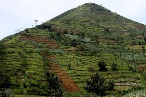 Jakarta: Explore Gunung Padang Archaeological Site Tour