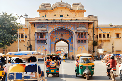 7-dniowa wycieczka Golden Triangle Jodhpur Udaipur Tour z DelhiTa opcja obejmuje transport i przewodnika